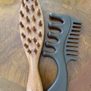 Natural Sandalwood Hairbrush with Natural Wood Bristles for Scalp Massage